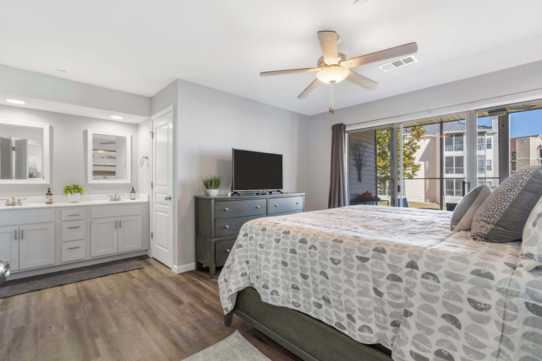 Room 4, Brookside Retreat w/ Amenities Galore!, Taney
