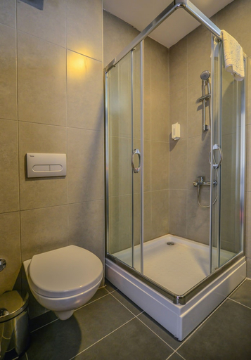 Bathroom 4, A11 Hotel Atasehir, Maltepe