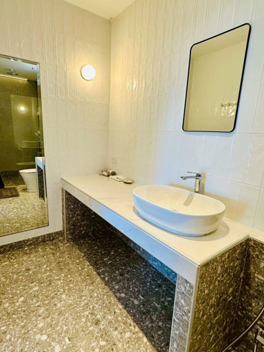 Bathroom 4, Twin Bay Resort, Ko Lanta