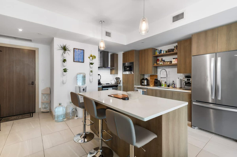 Private kitchen 5, Brickell Skyline Balcony Corner Suite Near City Centre Luxe Pad, Miami-Dade