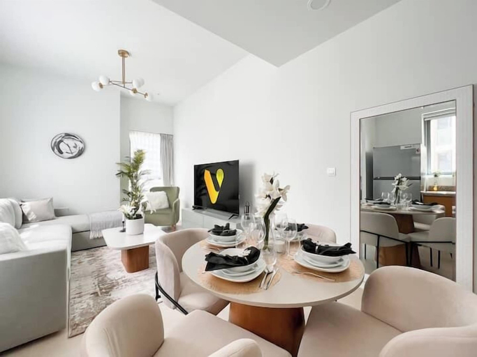 Room 5, Vogue | Downtown near Dubai Mall | Burj Khalifa, Dubai