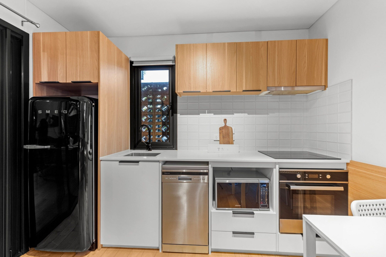 Private kitchen 4, Stylish New Farm Apartment With Courtyard, New Farm
