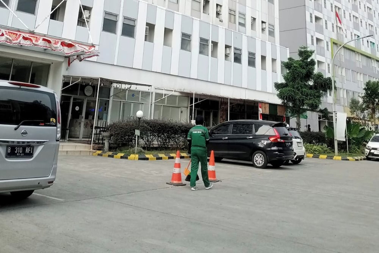 Hotel Front 5, Gunung Putri Square By Veto Rooms, Bogor