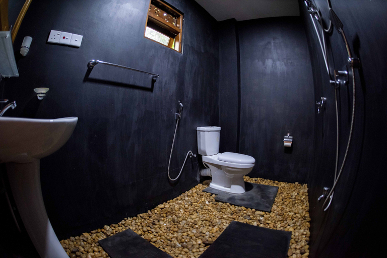 Bathroom 3, Wildlife Safari House, Embilipitiya