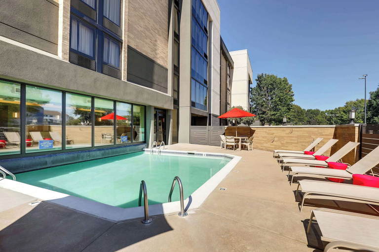 Sport & Beauty 5, Drury Inn & Suites Charlotte University Place, Mecklenburg