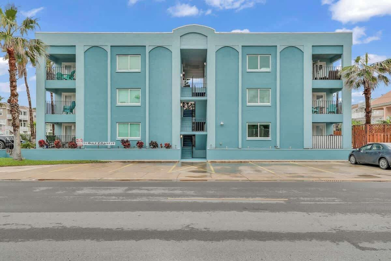 Room 2, Gulf Coast Beach Front Condo, Cameron