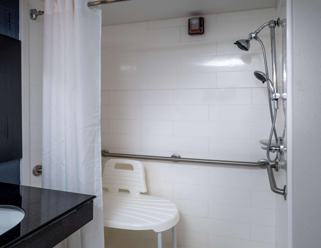 Bathroom 4, Best Western Plus Beckley Inn, Raleigh