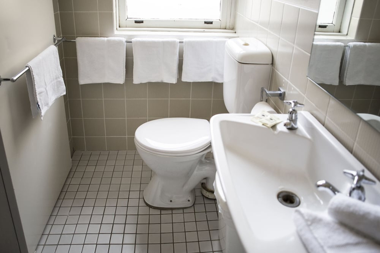 Bathroom, Hornsby Inn, Sydney