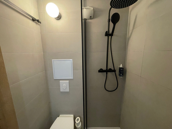 Bathroom 5, Brit Hotel Confort Rouen Centre, Seine-Maritime