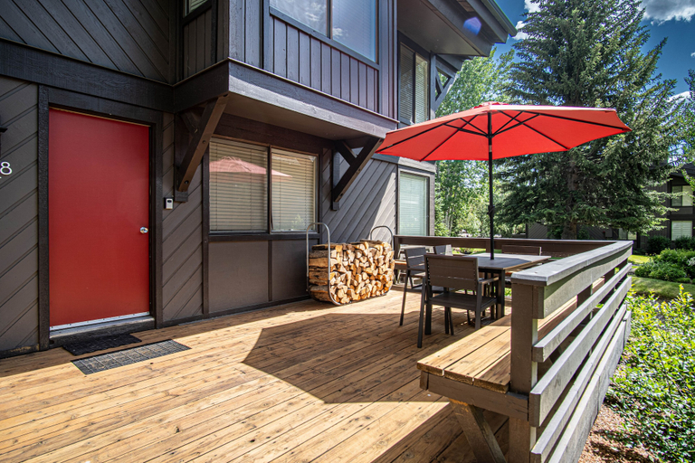 Outdoor dining 4, Villager Vacation Condo + SV Resort Amenities, Blaine