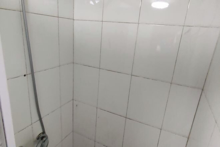 Bathroom 4, Jinying Hostel, Shanghai
