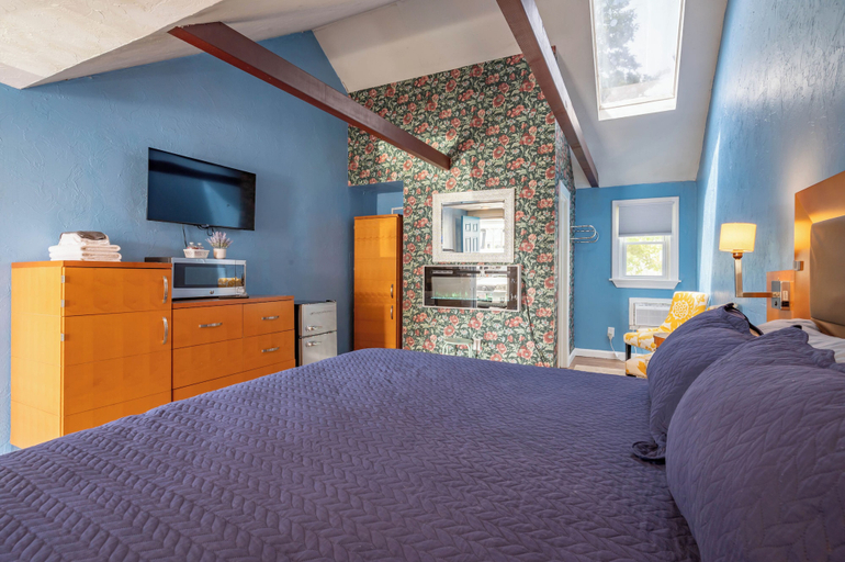 Bedroom 4, Jonathan Edwards Motel, Barnstable