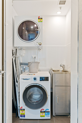 Bathroom 3, CBD High-rise 1-bed With Pool, Gym & Views, Brisbane