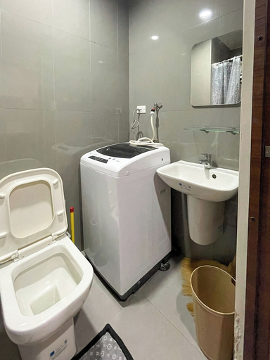 Bathroom 3, GemstoneBR in SMDC Air Residences, Makati City