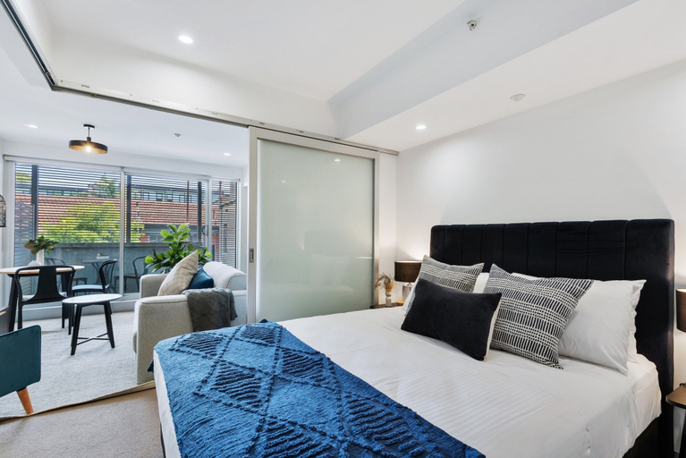 Bedroom 2, Beautifully Cosy St Kilda Apartment, Melbourne