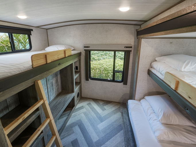 Bedroom 3, Woodpecker Nakijin, Motobu