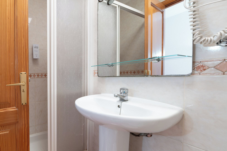 Bathroom 3, Apartamentos Montecarlo, Las Palmas