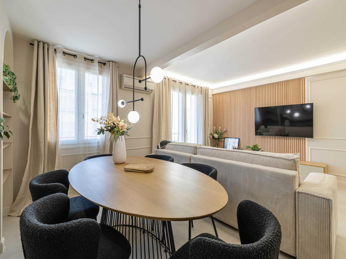 2, Haussmann apartment - South-facing balcony 2BR 4p, Alpes-Maritimes