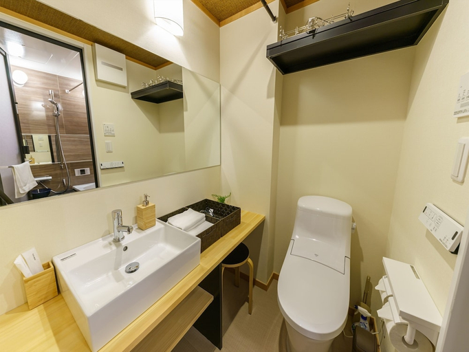 Bathroom 4, Yadoya Suzume, Taitō
