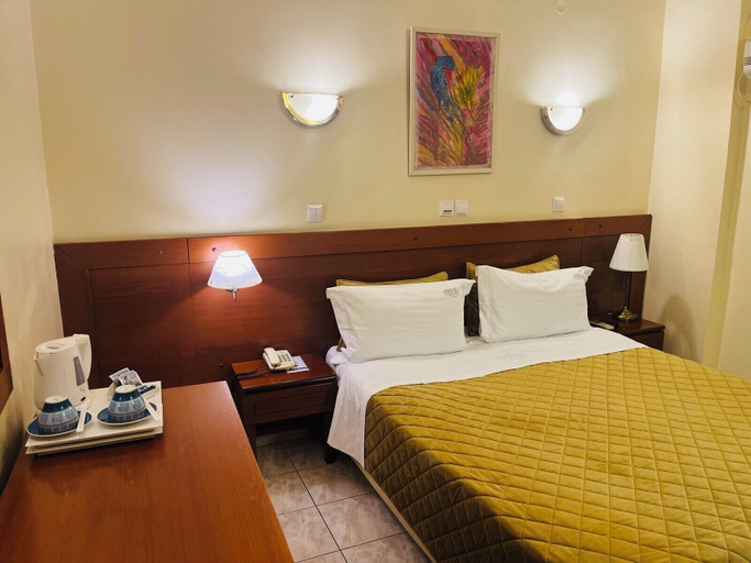 Bedroom 3, Hotel Triton, Attica