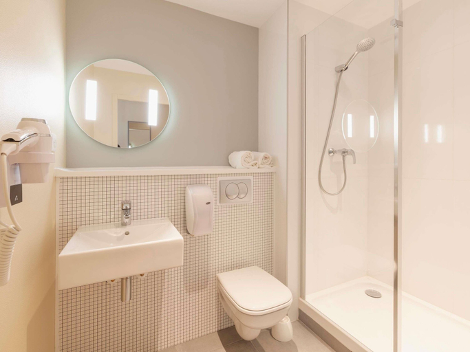 Bathroom 4, Ibis Budget Mont De Marsan, Landes