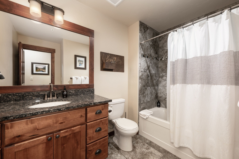Bathroom 5, Cozens Pointe E 102 2 Bedroom Condo by RedAwning, Grand