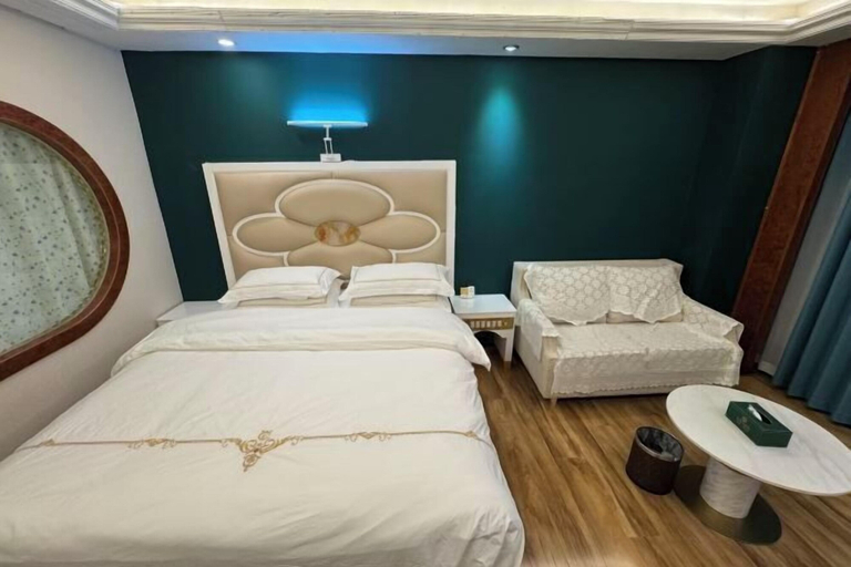 Bedroom 3, Feicui Hotel, Dehong Dai and Jingpo