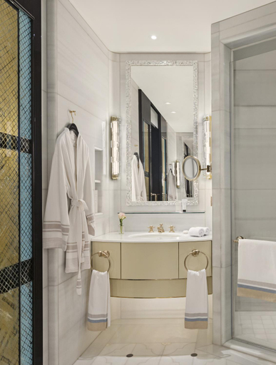 Bathroom 5, The Peninsula Istanbul, Beyoğlu