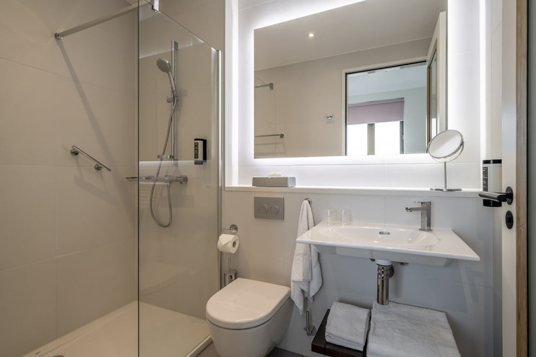Bathroom, PREMIER SUITES PLUS Amsterdam, Amsterdam