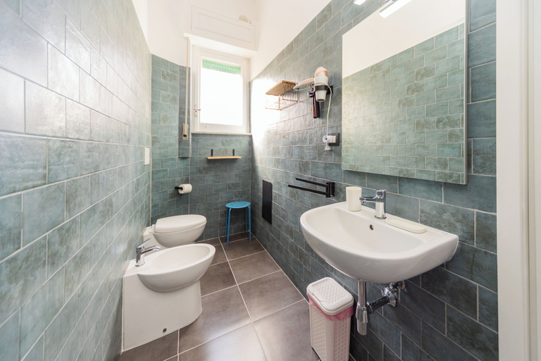 Bathroom 5, Blue Apartment Beach Vista, Salerno