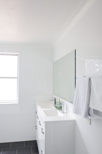 Bathroom 4, Country 4-bed Homestead With Games Room & Views, Tenterfield