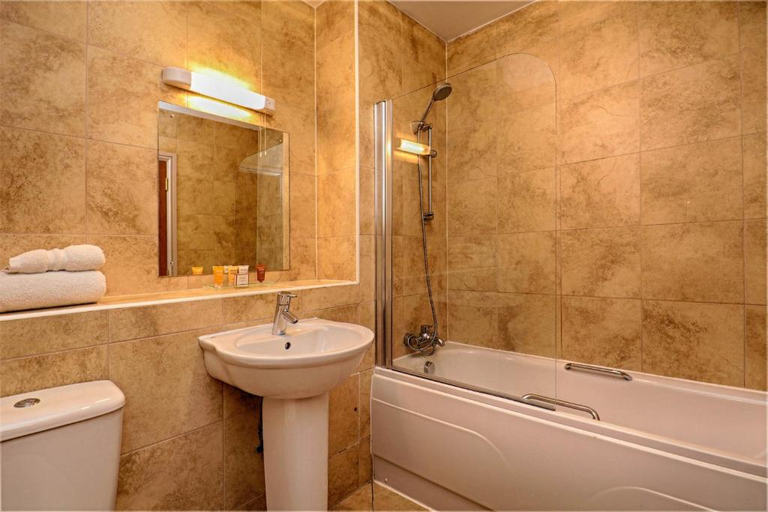 Bathroom 5, Muthu Clumberpark Hotel & Spa, Nottinghamshire