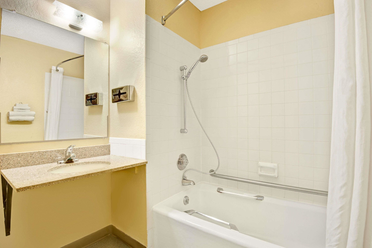Bathroom 4, Super 8 by Wyndham Independence Kansas City, Kansas City
