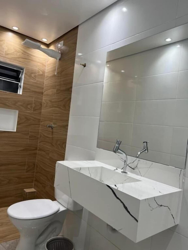 Bathroom 4, Hotel Ellos, Itaquaquecetuba