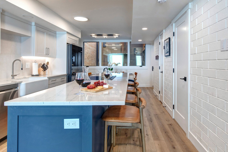 Private kitchen 2, Ski Captain Molly 3 Bedroom Condo, Summit