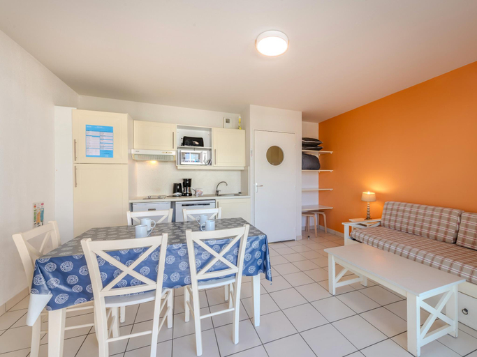 3, Coastal apartment by the beach, Finistère