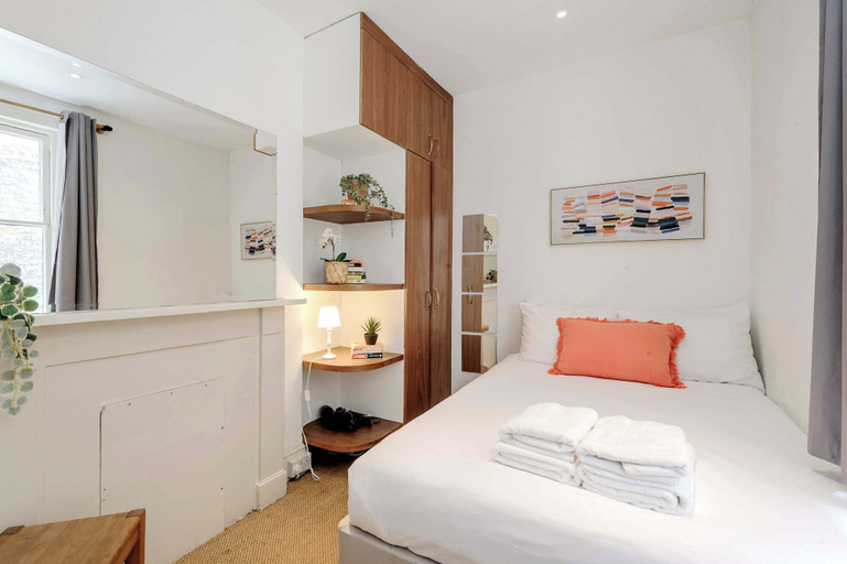 Bedroom, Fab 2 BR Flat in Paddington Close to Hyde Park, London