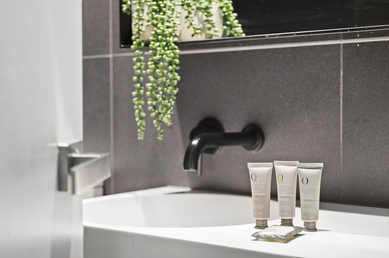 Bathroom 4, Elegant 1-bed Apartment With Premium Amenities, Melbourne