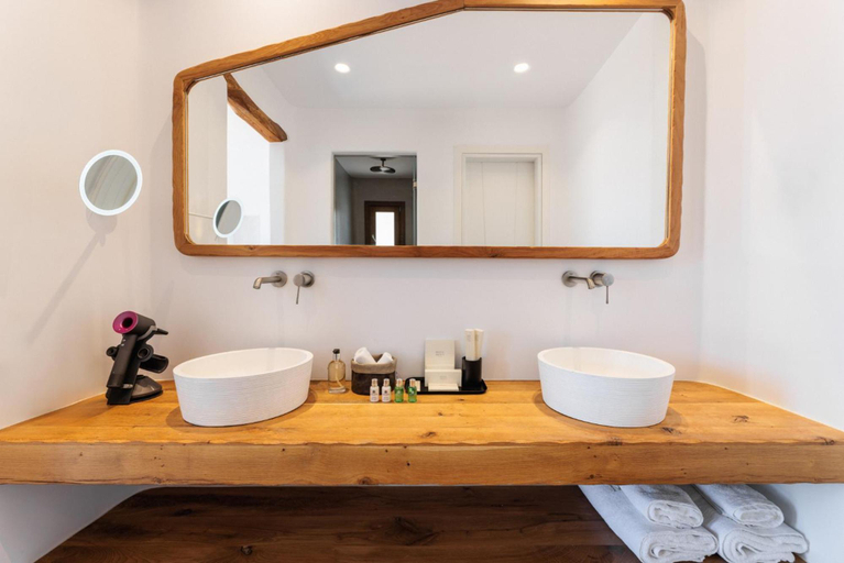 Bathroom 4, Mileo Mykonos, South Aegean