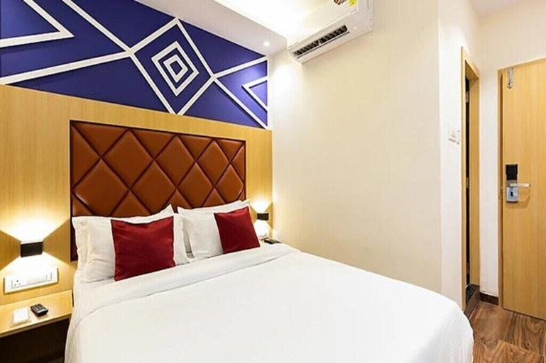 Room 2, Hotel Aarti Residency, Mumbai Suburban