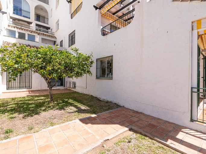 2, Apartment in Mijas Costa near Beaches, Málaga