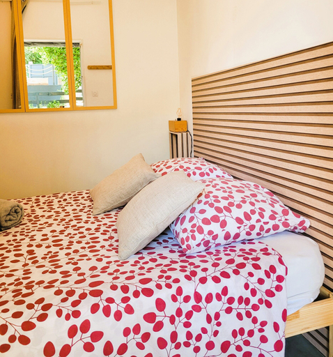Bedroom 5, Allegria Nimes, Gard