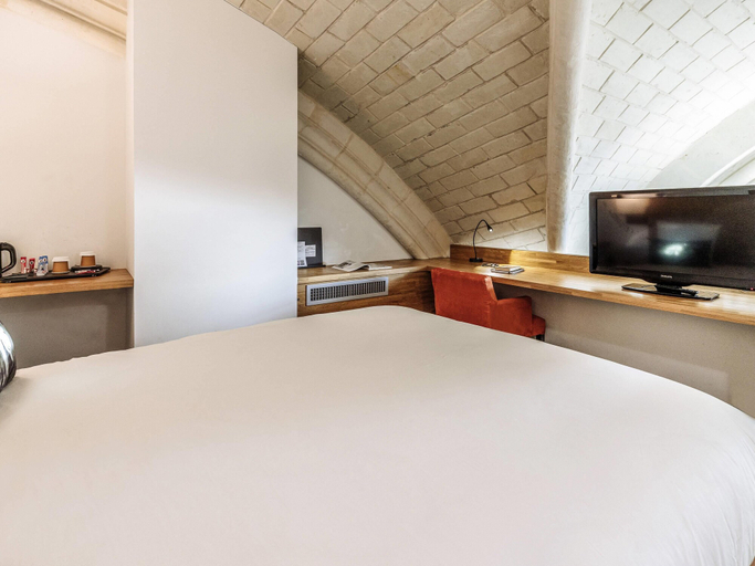 Bedroom 3, Mercure Poitiers Centre Hotel, Vienne