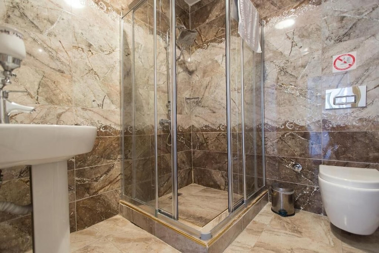 Bathroom 5, Queens Land Istanbul, Fatih
