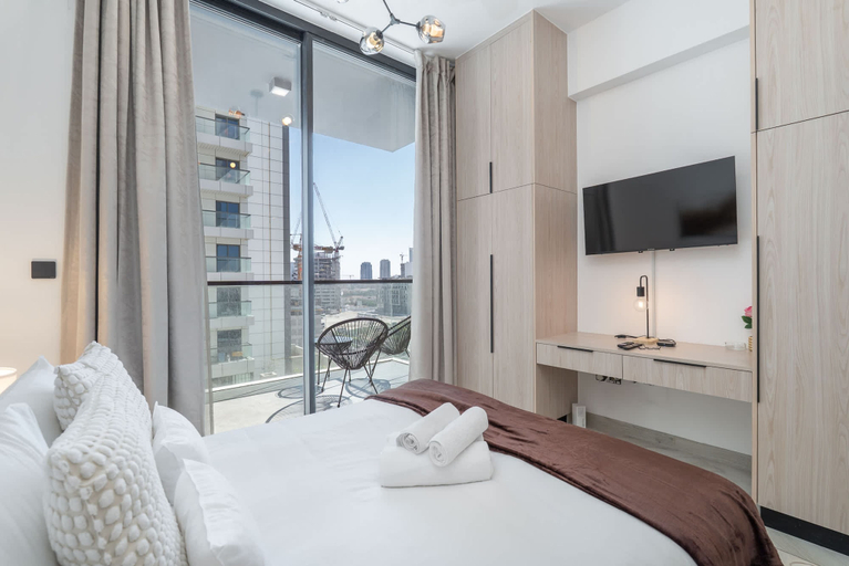 Room 2, Outstanding Studio in Empire Residence JVC, Dubai