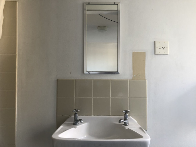 Bathroom, The Commercial Hotel Nambour, Maroochy - Nambour