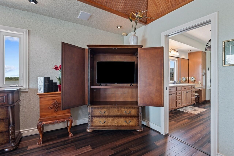 Interior 2, Crystal Beach Villa 5 Bedroom Home, Galveston