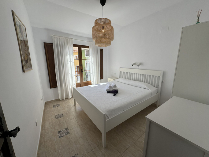 Room 3, Plaza Iglesia - Apartamento CON Terraza, Alicante