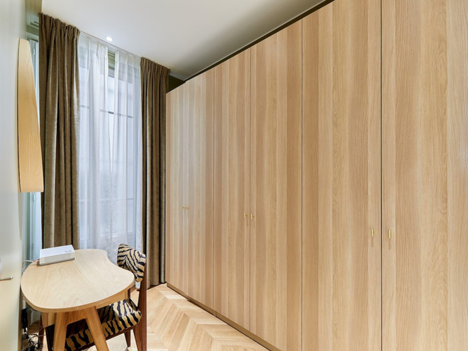 5, Incredible AC Apartment 3 bedrooms Center of Paris, Paris