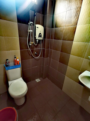 Bathroom 5, Homestay Melaka Wifi BBQ UiTM, Malacca City